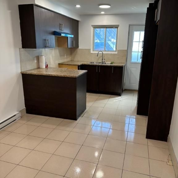 4.5 A MONTREAL-NORD COMPLÈTEMENT RÉNOVÉ! - Photo 1