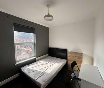 Stylish Bedroom House, LN5 - Photo 4