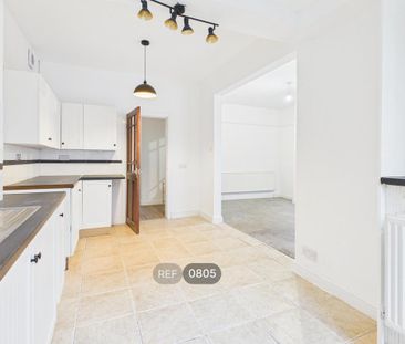 3 bedroom terraced house to rent - Photo 6