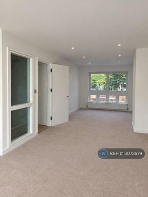 5 bedroom semi-detached house to rent - Photo 1