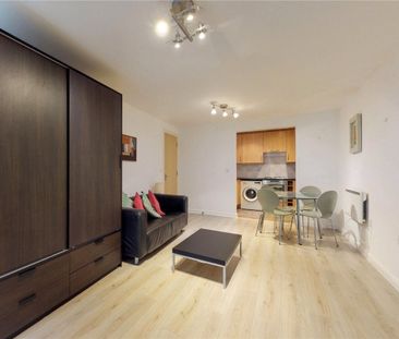 Highfield Road, Feltham, TW13 - Photo 4