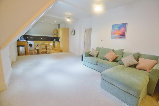 2 bedroom flat to rent - Photo 1