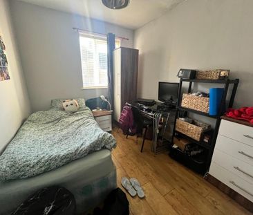 4 bedroom private hall to rent - Photo 4