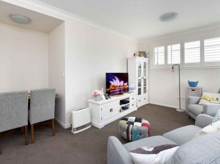 Stylish Apartment in the Heart of Campbelltown - Photo 5