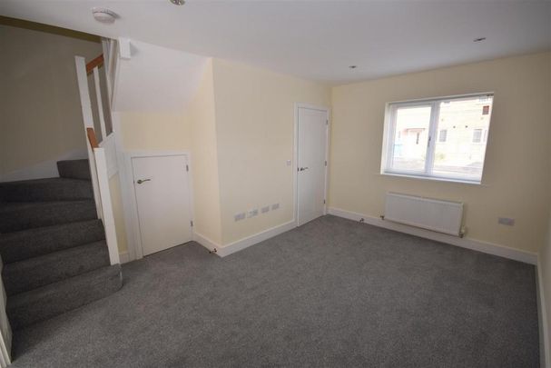 2 bedroom townhouse to rent - Photo 1