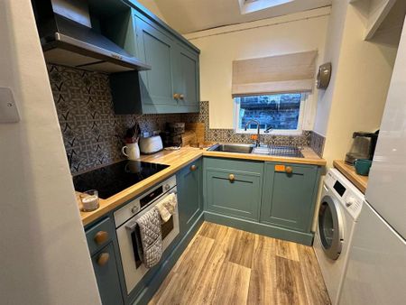 2 bedroom semi-detached house to rent - Photo 3