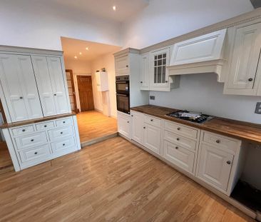 2 bedroom end of terrace house to rent - Photo 1