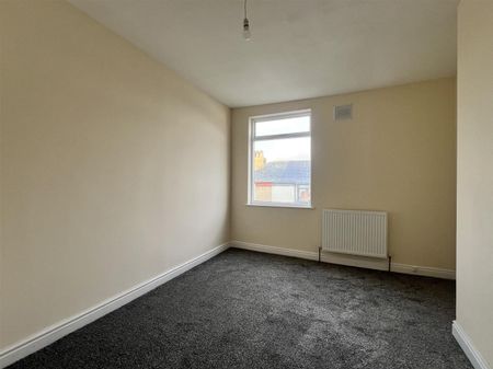 Victoria Road, Scarborough - Photo 3