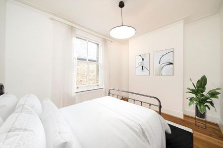 3 bedroom flat to rent - Photo 4