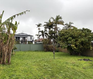 Three Bedroom Family Home in Earlwood - Photo 4