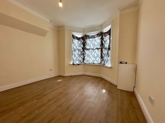 4 Bed Detached House, Norton Road, LU3 - Photo 1