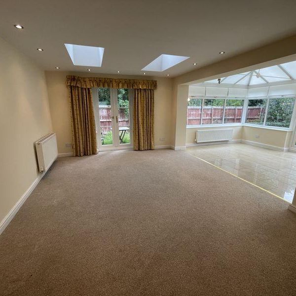 4 bedroom detached house to rent - Photo 1
