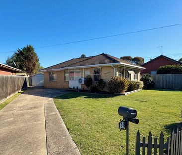 Charming Family Home in Prime Location - Photo 1