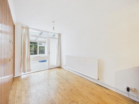 3 bedroom terraced house to rent - Photo 3