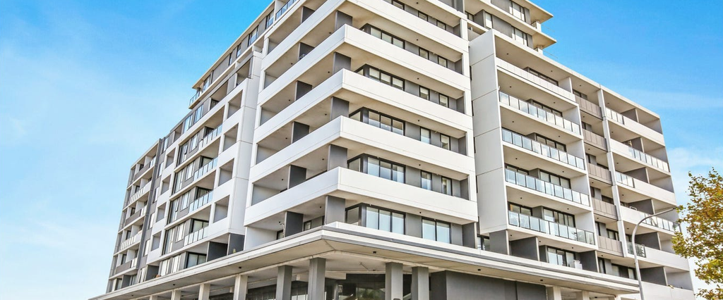 Modern Two-Bedroom Apartment in an Unbeatable Location - Photo 1