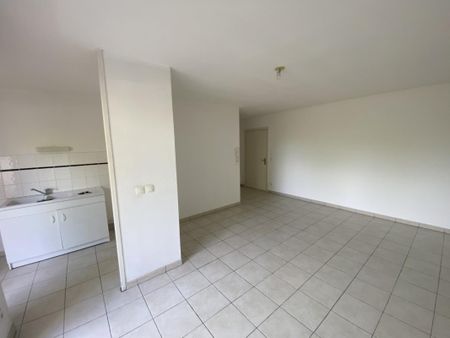 Location Appartement 4 pièces 43m² MERIGNAC 33700 - Photo 3