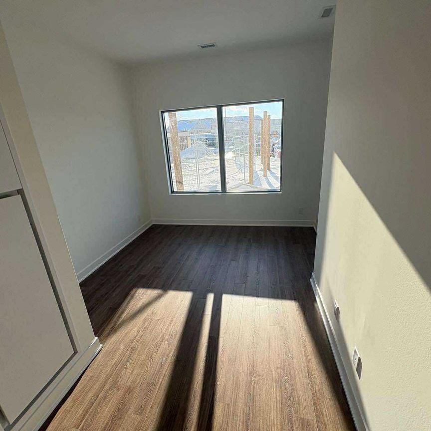 For Lease - 51 Clarington Boulevard Unit# 121, Clarington, Ontario - Photo 1