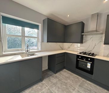 Crescent Drive, Aldershot, Hampshire, GU12 - Photo 3