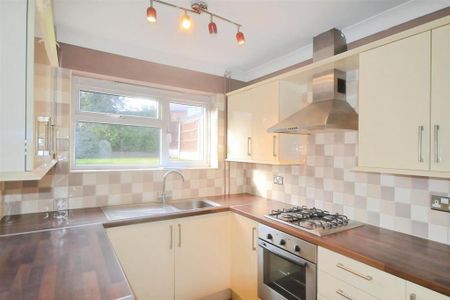 2 bedroom semi-detached house to rent - Photo 5