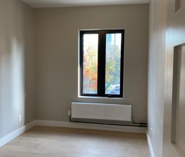 For Lease - 1022 Bloor Street Unit# 2A, Toronto, Ontario - Photo 3