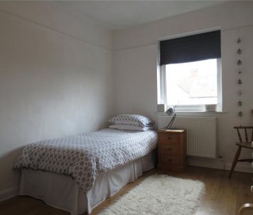 3 bedroom end of terrace house to rent - Photo 4