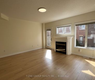 Condo Townhouse For Lease | N8137066 - Photo 5