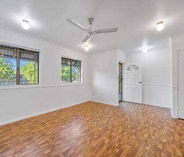 Freshly Painted Family Home - Photo 5