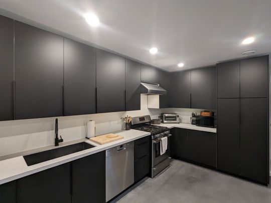 For Lease - 117 Glenlake Boulevard, Collingwood, Ontario - Photo 1