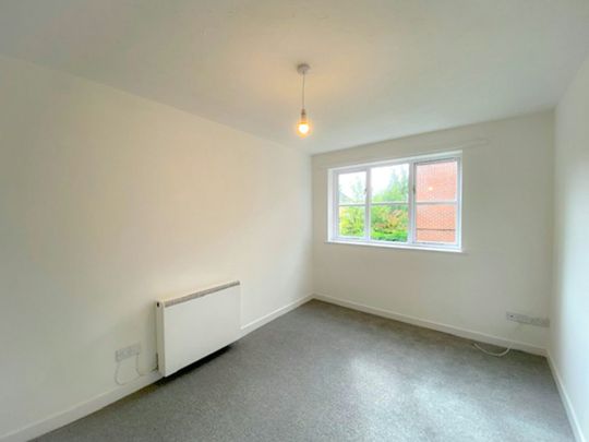 Flat to rent on - Photo 1