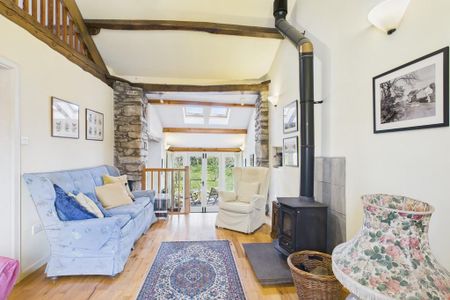 2 bedroom barn conversion to rent - Photo 2