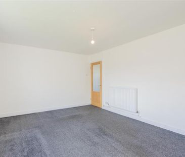 3 bedroom end of terrace house to rent - Photo 6