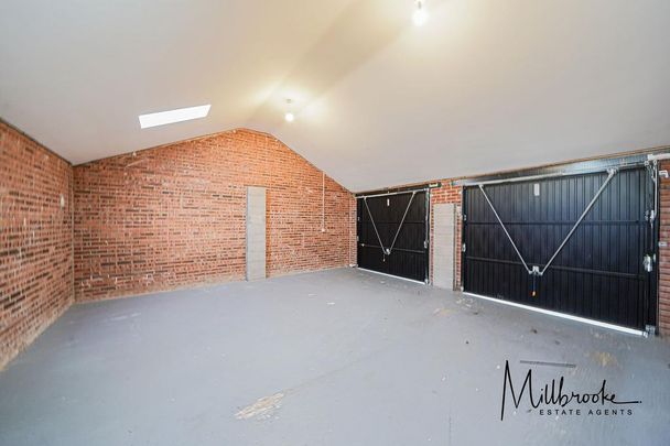 4 bedroom detached house to rent - Photo 1