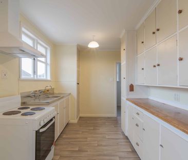 Charming 3-Bedroom Family Home in a Lovely Cul-de-Sac - Photo 4