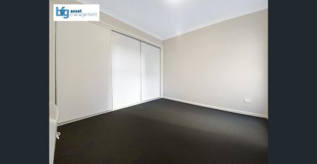 Spacious 2 Bedroom Townhouse! - Photo 3