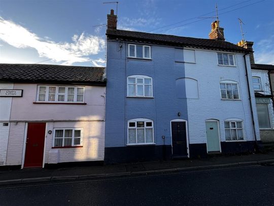 3 bedroom terraced house to rent - Photo 1