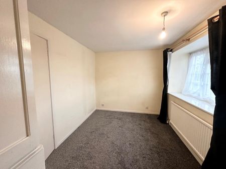 2 Bed Semi-Detached House, Nuthall Road, NG8 - Photo 3