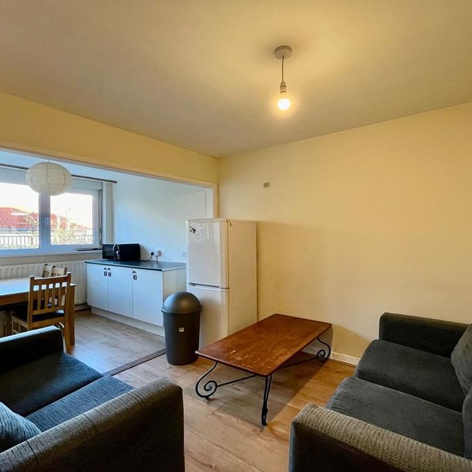 6 bedroom end of terrace house to rent - Photo 1