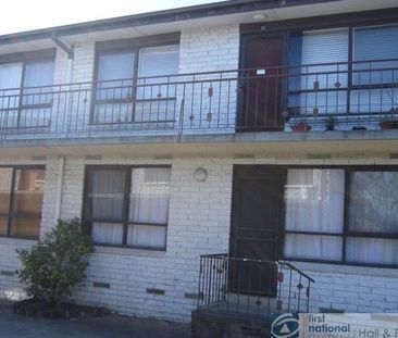 Located in the heart of Noble Park is this one bedroom apartment. - Photo 1