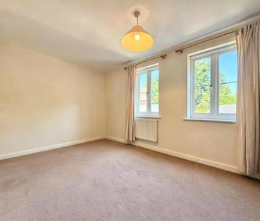 4 bedroom townhouse to rent - Photo 2