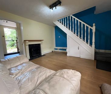 2 bedroom house to rent High Street, Kelvedon, CO5 - Photo 1