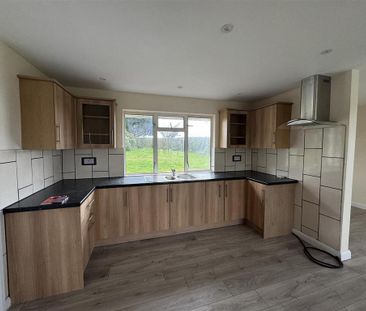 3 bedroom detached bungalow to rent - Photo 1