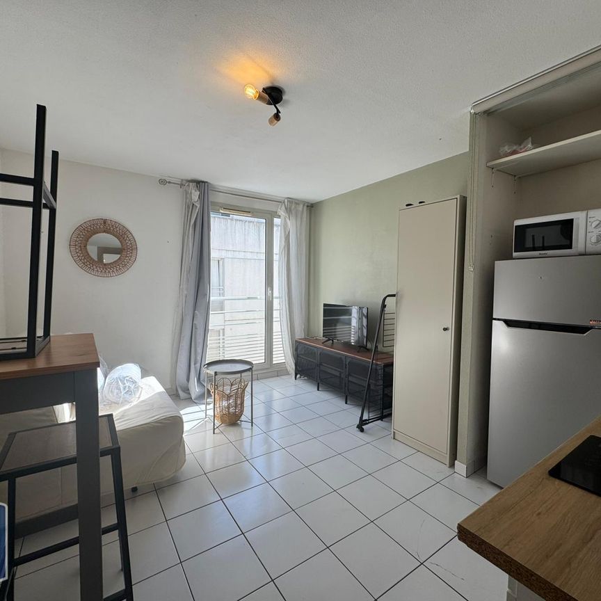 Location Appartement 1 pièce 18m² AVIGNON 84000 - Photo 1