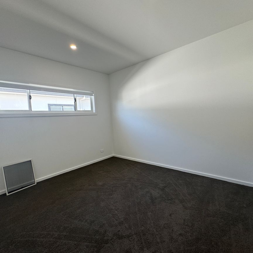 New Townhouse In Centre of Mayfield - Photo 1