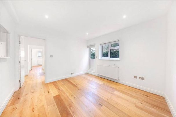 One Double Bedroom - Photo 1