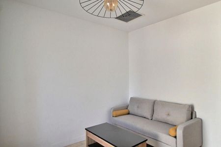 Appartement 2 pièces 22m2 MARSEILLE 12EME 680 euros - Photo 2