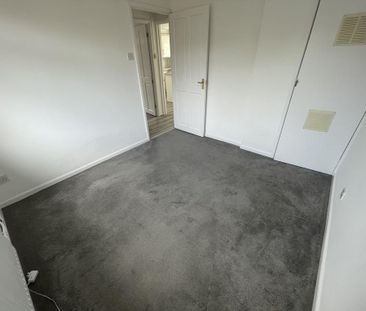 2 bedroom semi-detached bungalow to rent - Photo 3