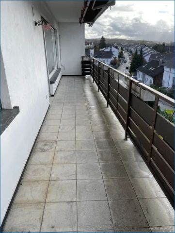 Wohnen in guter Wohnlage 3-Zimmerwohnung mit Balkon 1. OG mit Aussicht in Pfinztal-Berghausen! - Photo 3