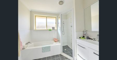 WESTDALE - Modern Four Bedroom - Photo 5