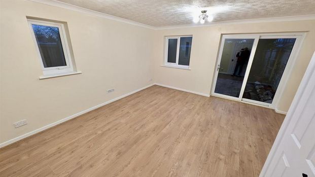 3 bedroom semi-detached house to rent - Photo 1