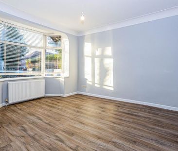 3 bedroom detached bungalow to rent - Photo 2